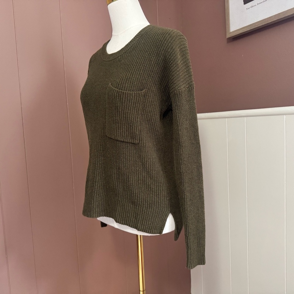 Madewell Thompson Ribbed Crewneck Sweater with Front Pocket - Picture 4 of 11